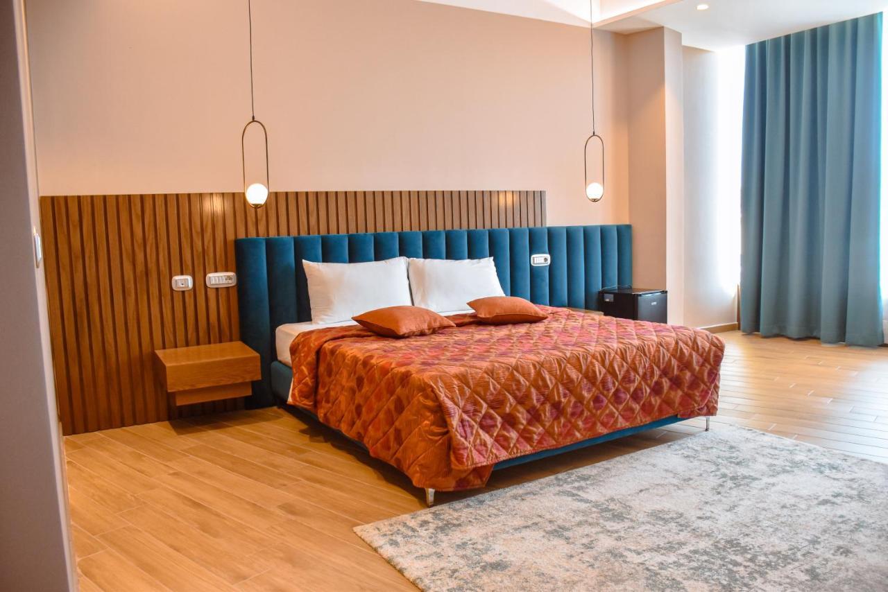 Coco Hotel Tiranë Luaran gambar